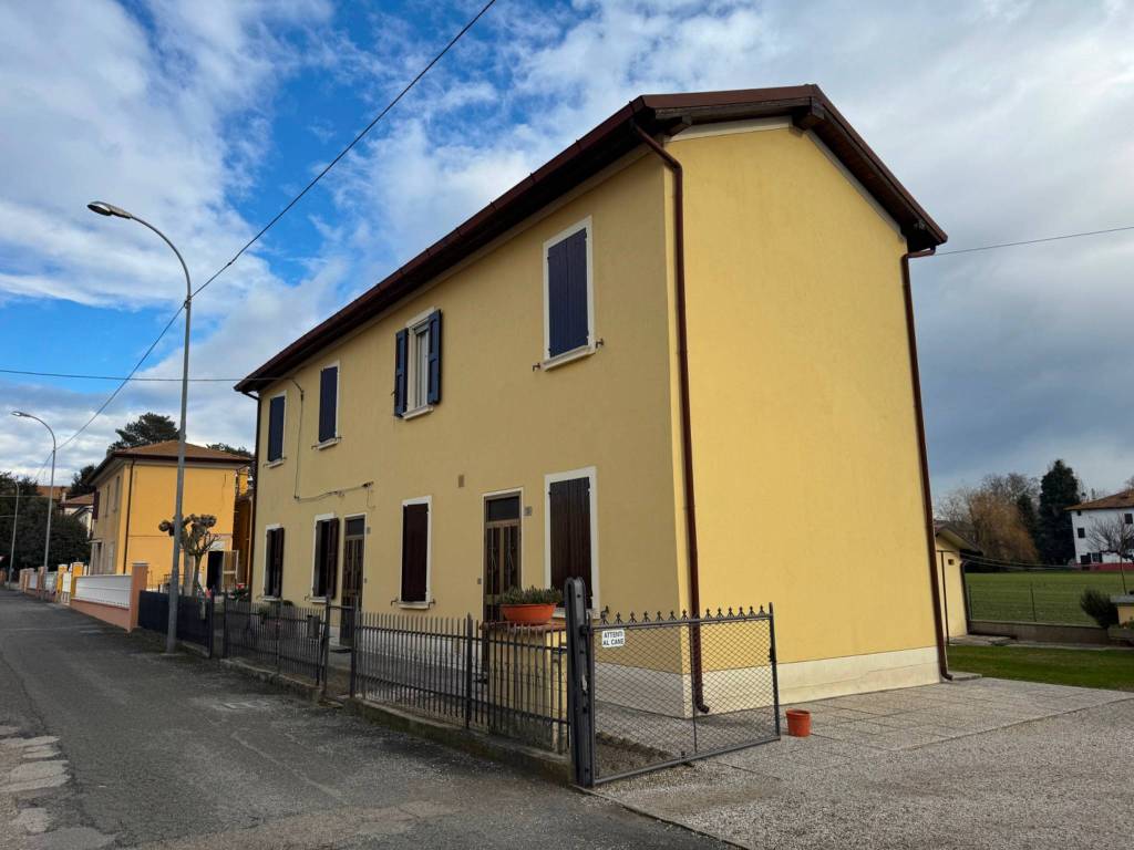 casa indipendente in vendita a Molinella in zona Marmorta