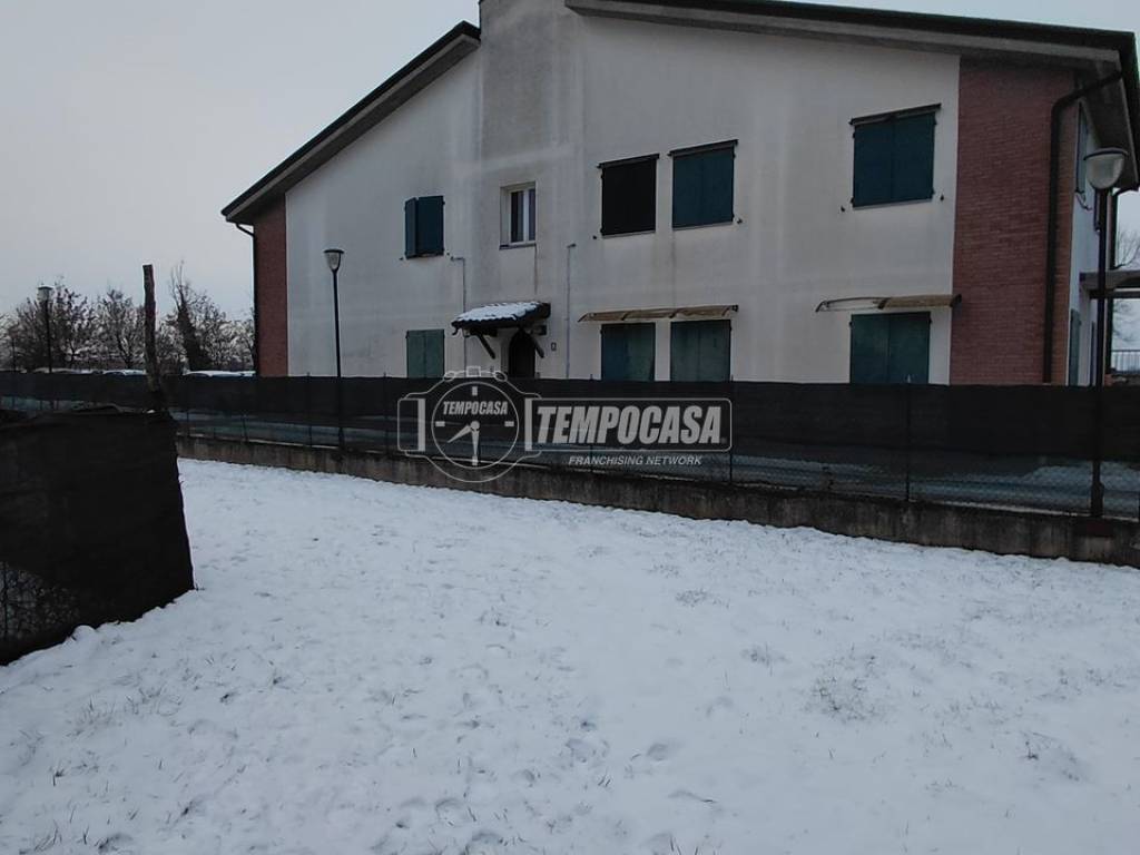 negozio in vendita a Molinella in zona San Pietro Capofiume