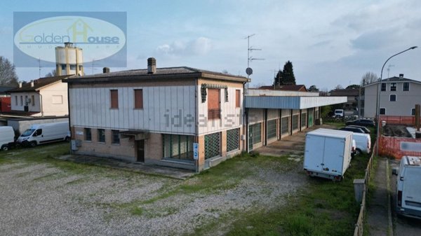 locale commerciale in vendita a Molinella