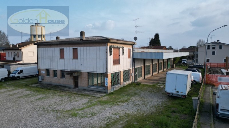 locale commerciale in vendita a Molinella