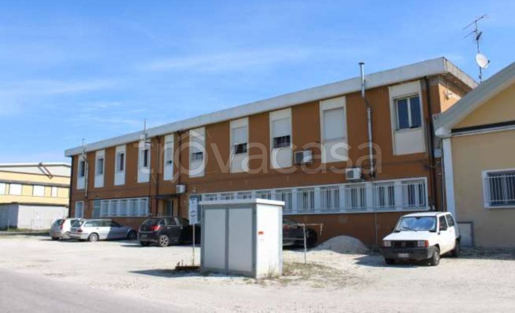 locale commerciale in vendita a Molinella