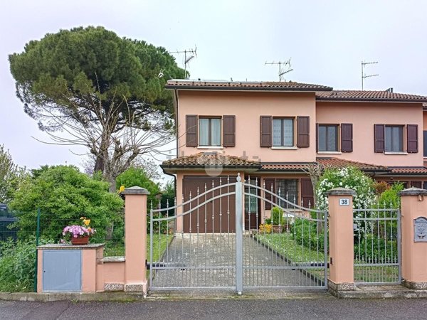 casa indipendente in vendita a Molinella in zona San Martino in Argine