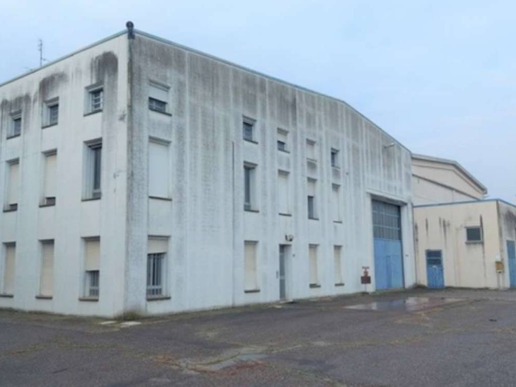 capannone in vendita a Molinella