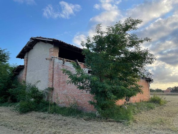 intera palazzina in vendita a Molinella in zona Selva Malvezzi