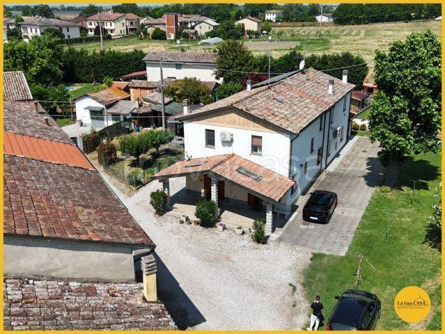 casa indipendente in vendita a Molinella in zona San Pietro Capofiume