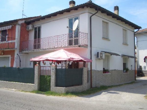 appartamento in vendita a Molinella in zona San Pietro Capofiume
