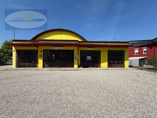 locale commerciale in vendita a Molinella