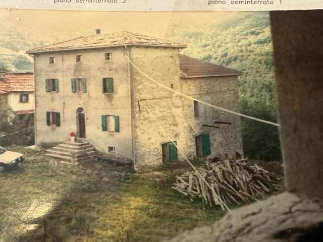 casa indipendente in vendita a Monghidoro in zona Piamaggio