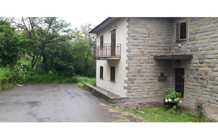 casa indipendente in vendita a Monghidoro in zona Piamaggio