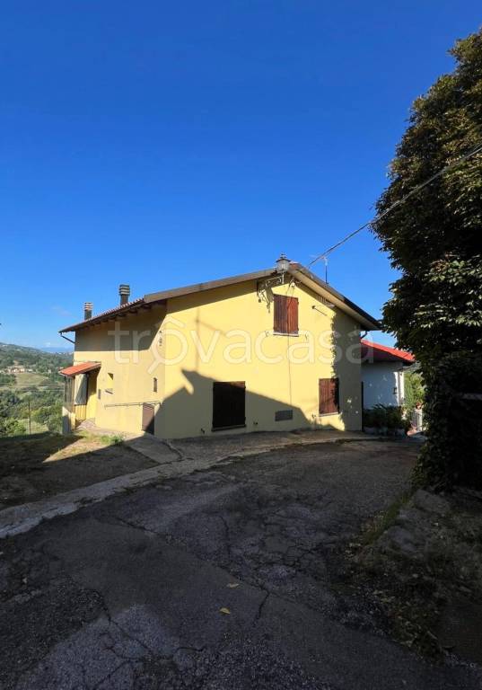 casa indipendente in vendita a Monghidoro in zona Piamaggio