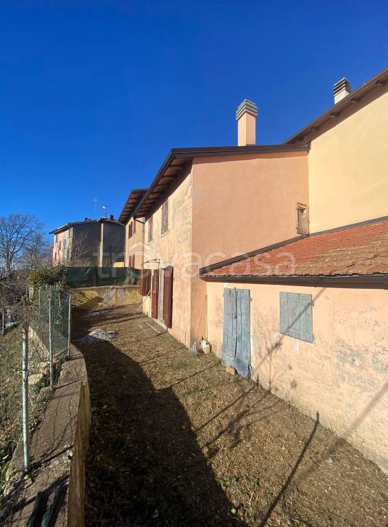 casa indipendente in vendita a Monghidoro in zona Piamaggio