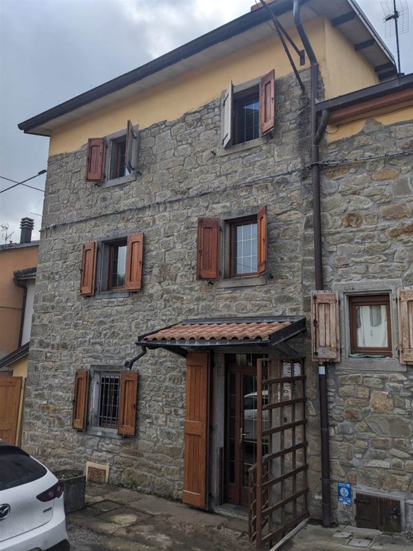 casa indipendente in vendita a Monghidoro in zona Piamaggio