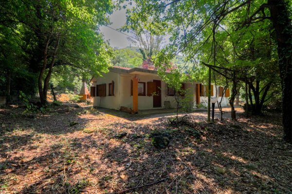 casa indipendente in vendita a Monterenzio in zona Villa di Sassonero