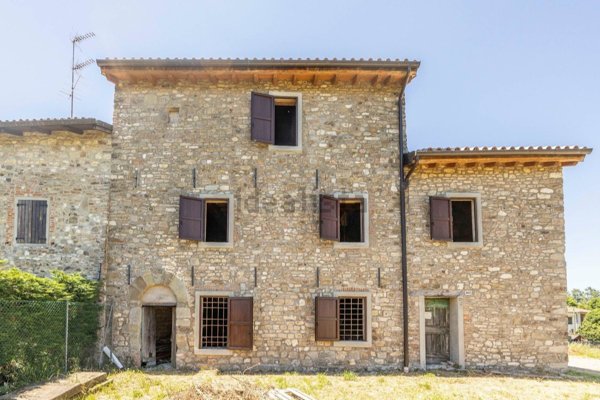 casale in vendita a Monte San Pietro