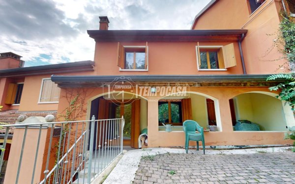 casa indipendente in vendita a Monte San Pietro in zona Loghetto