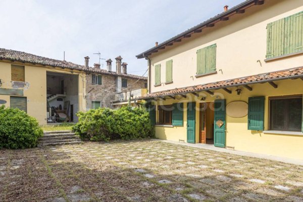 negozio in vendita a Monte San Pietro