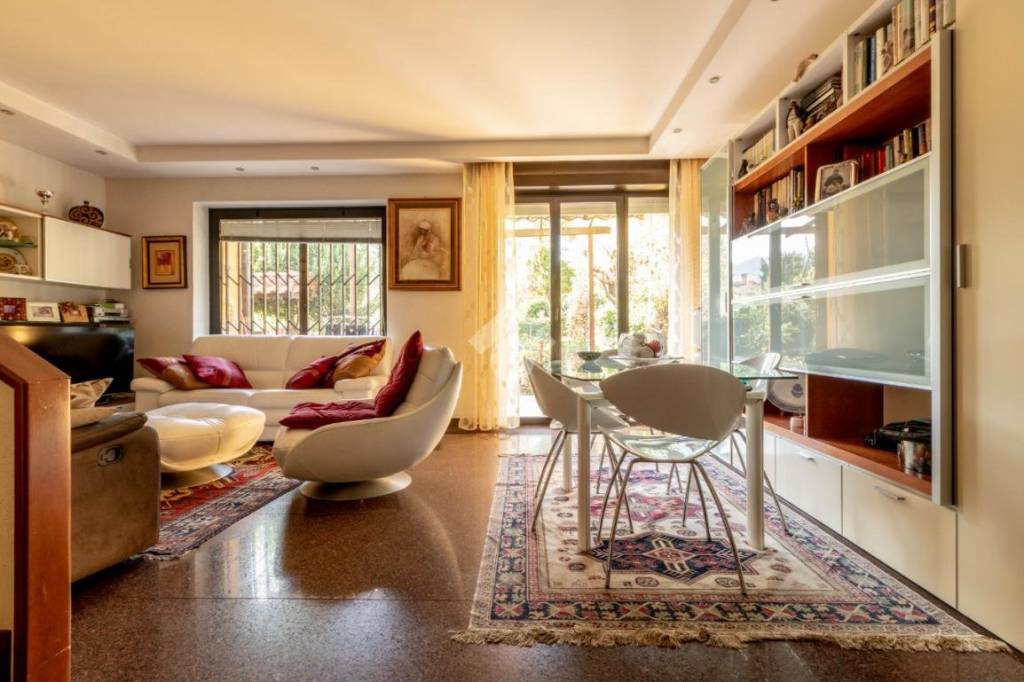 casa indipendente in vendita a Monte San Pietro in zona Monte San Giovanni