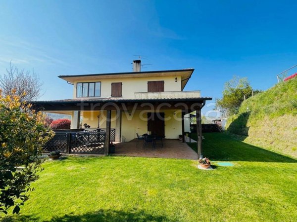 casa indipendente in vendita a Monte San Pietro in zona Monte San Giovanni