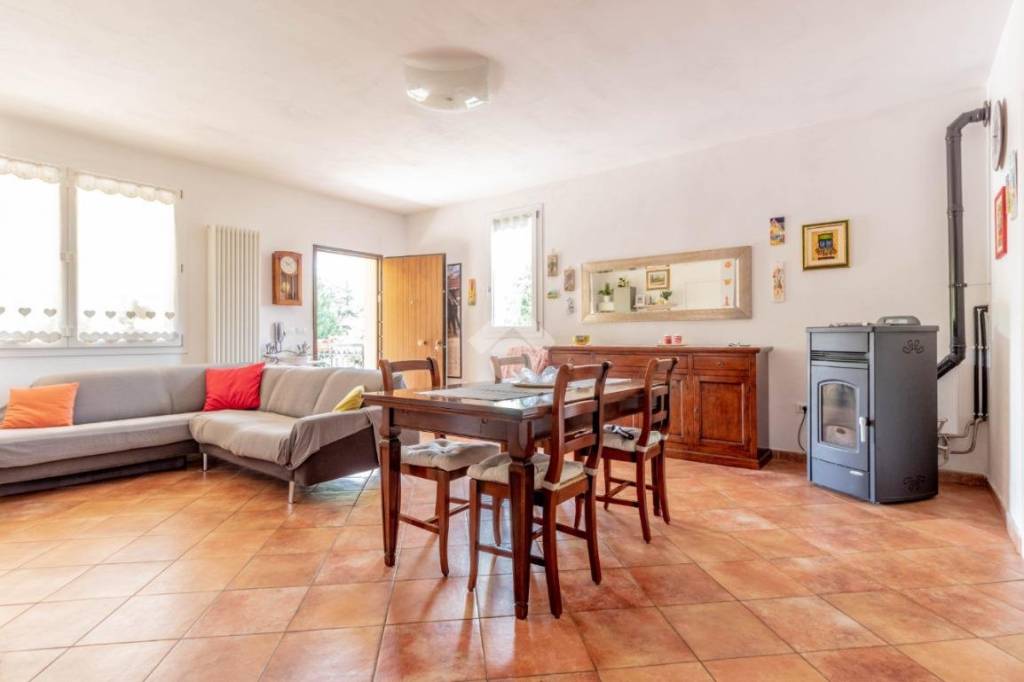 casa indipendente in vendita a Monte San Pietro