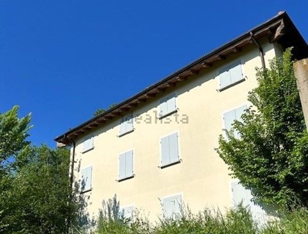 casale in vendita a Monte San Pietro in zona Calderino