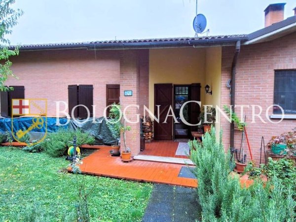 casa indipendente in vendita a Monte San Pietro in zona Monte San Giovanni