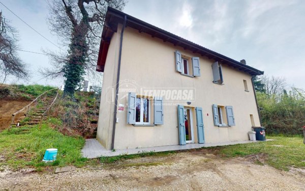 casa indipendente in vendita a Monte San Pietro in zona Monte San Giovanni