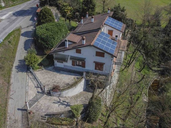 casa indipendente in vendita a Monte San Pietro in zona Calderino