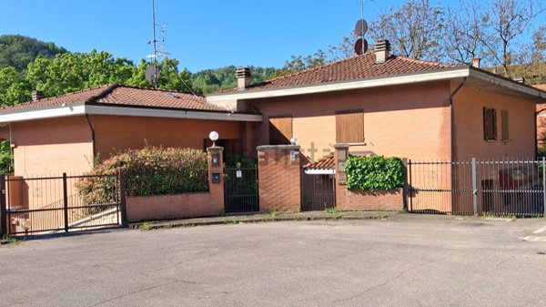 casa indipendente in vendita a Monte San Pietro in zona Monte San Giovanni