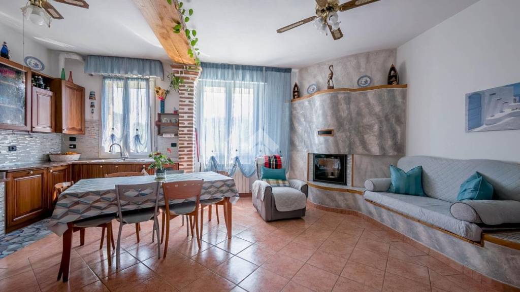 appartamento in vendita a Monte San Pietro in zona Calderino