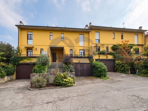 casa indipendente in vendita a Monte San Pietro in zona Monte San Giovanni