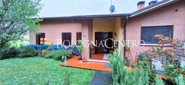 casa indipendente in vendita a Monte San Pietro in zona Monte San Giovanni