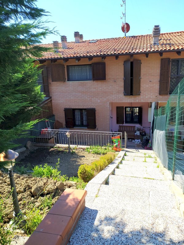 casa indipendente in vendita a Monte San Pietro in zona Montepastore