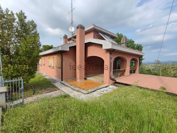 casa indipendente in vendita a Monzuno