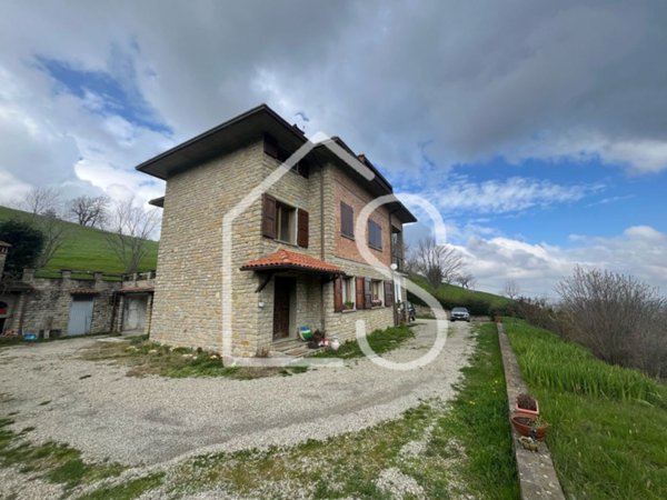 casa indipendente in vendita a Monzuno
