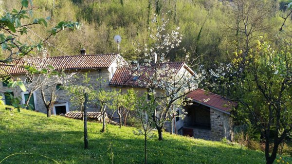 casale in vendita a Monzuno in zona Rioveggio