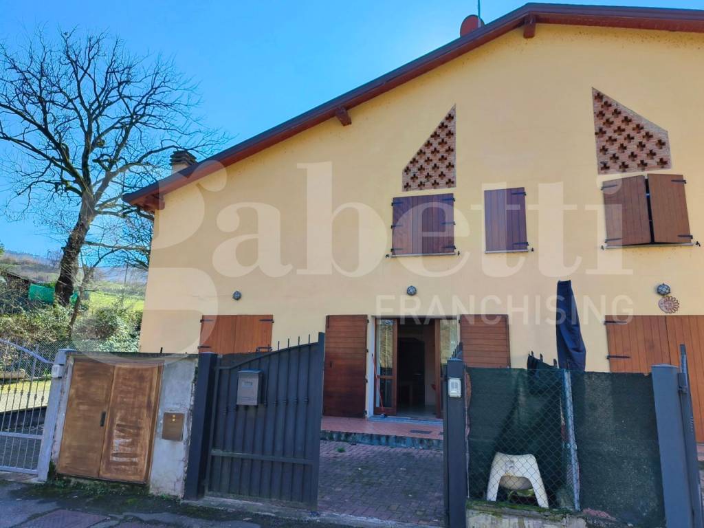 casa indipendente in vendita a Monzuno in zona Rioveggio