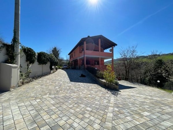 casa indipendente in vendita a Monzuno in zona Rioveggio