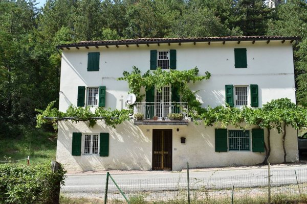 casa indipendente in vendita a Monzuno in zona Rioveggio