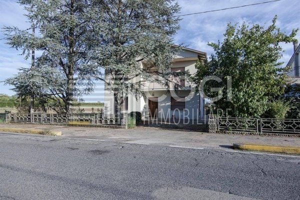 casa indipendente in vendita a Mordano