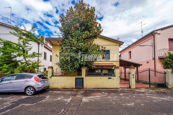 casa indipendente in vendita a Mordano in zona Bubano