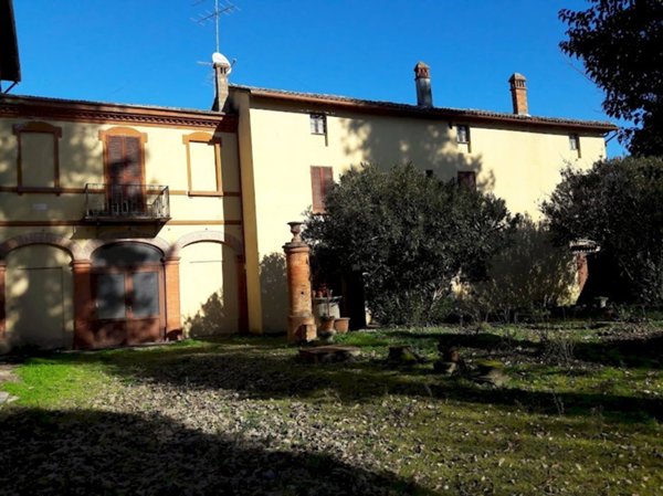 intera palazzina in vendita a Mordano in zona Bubano