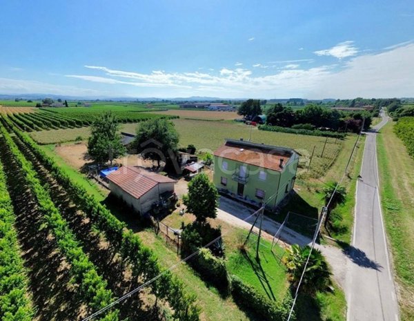 casa indipendente in vendita a Mordano