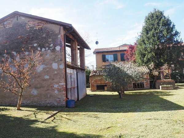 casale in vendita a Mordano