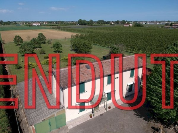 casa indipendente in vendita a Mordano in zona Bubano