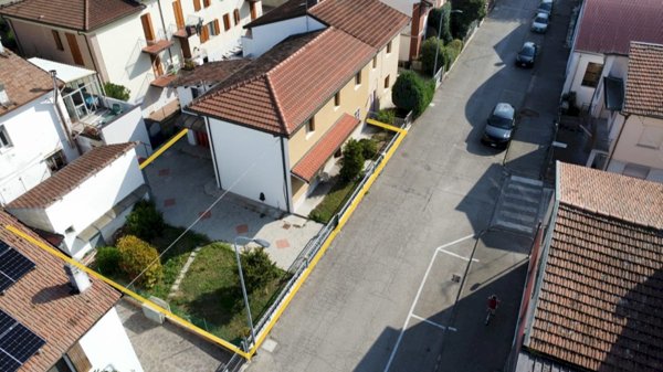 casa indipendente in vendita a Mordano