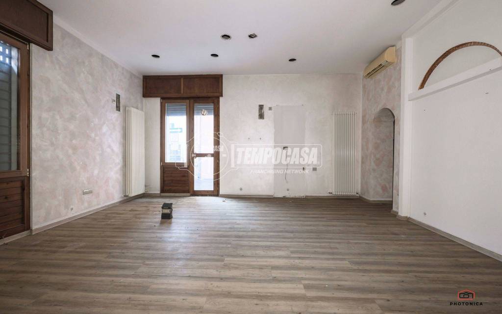 negozio in vendita a Mordano