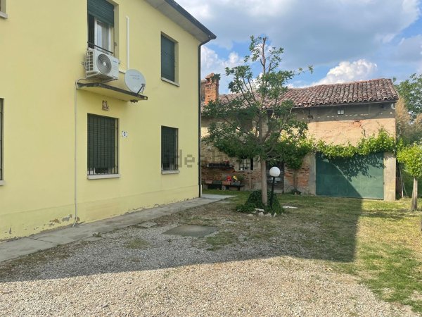 casa indipendente in vendita a Mordano