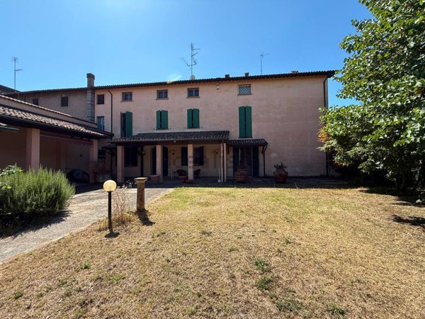 casa indipendente in vendita a Mordano in zona Bubano