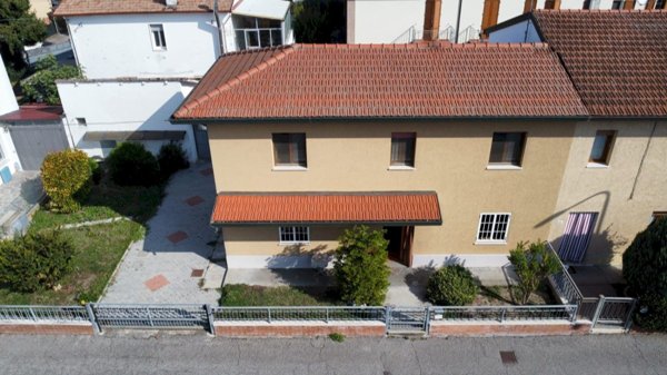 casa indipendente in vendita a Mordano