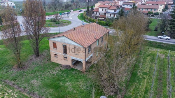 casa indipendente in vendita a Mordano in zona Bubano